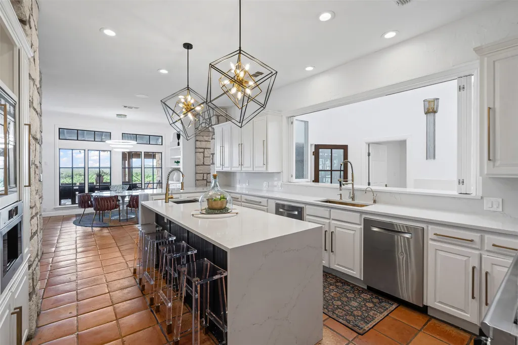 108 Dustin Circle Hudson Oaks TX 76087
