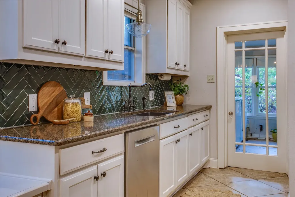 1126 N Windomere Avenue Dallas TX 75208