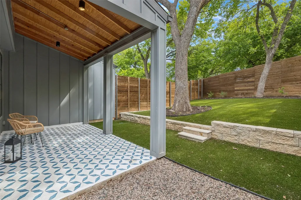 1228 Haines Avenue Dallas TX 75208