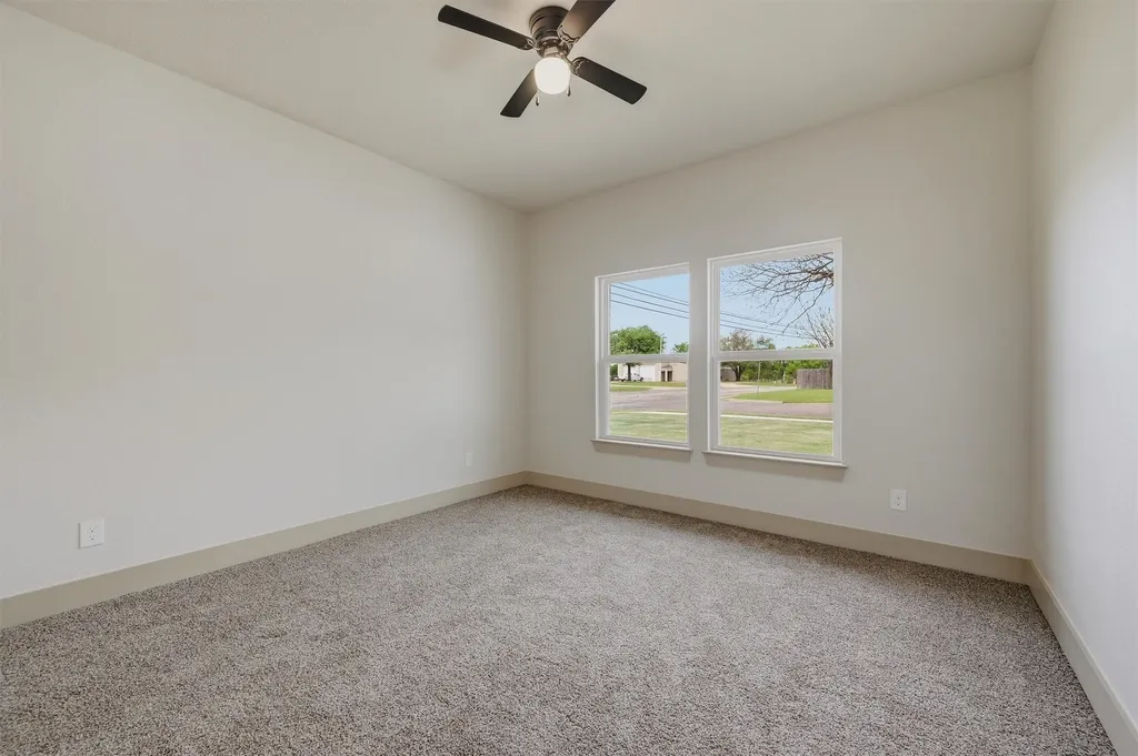 1019 Holiday Drive Sherman TX 75090