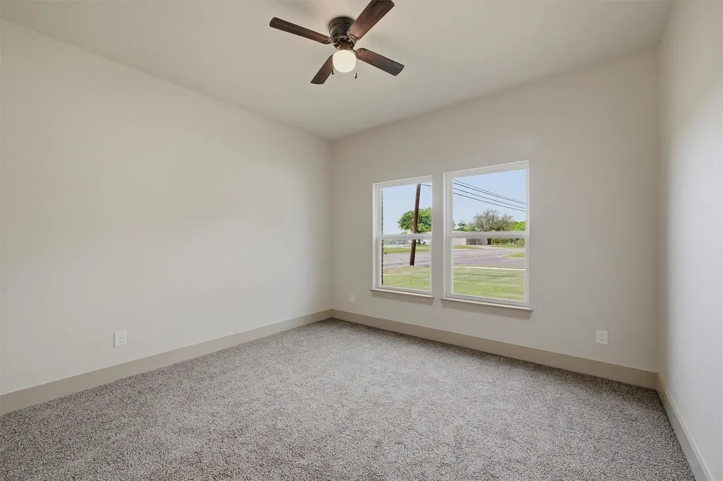 1019 Holiday Drive Sherman TX 75090