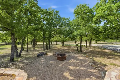 2197 Netherly Lane Forestburg TX 76239