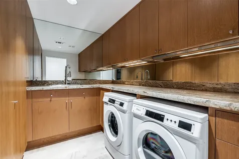 2207 Kessler Woods Court Dallas TX 75208