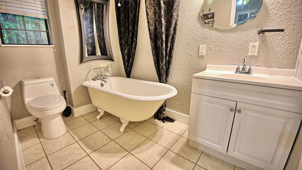 186 County Road 429 Muenster TX 76252