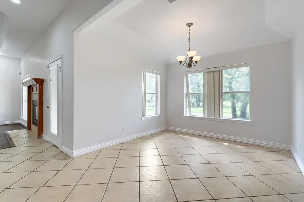 152 Howard Newby Lane Springtown TX 76082