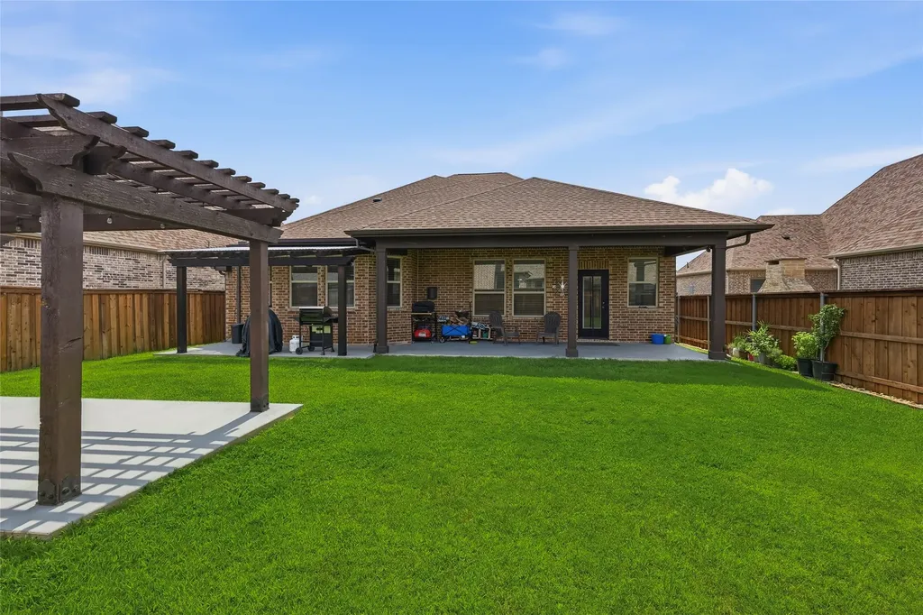 1203 White Squall Trail Arlington TX 76005