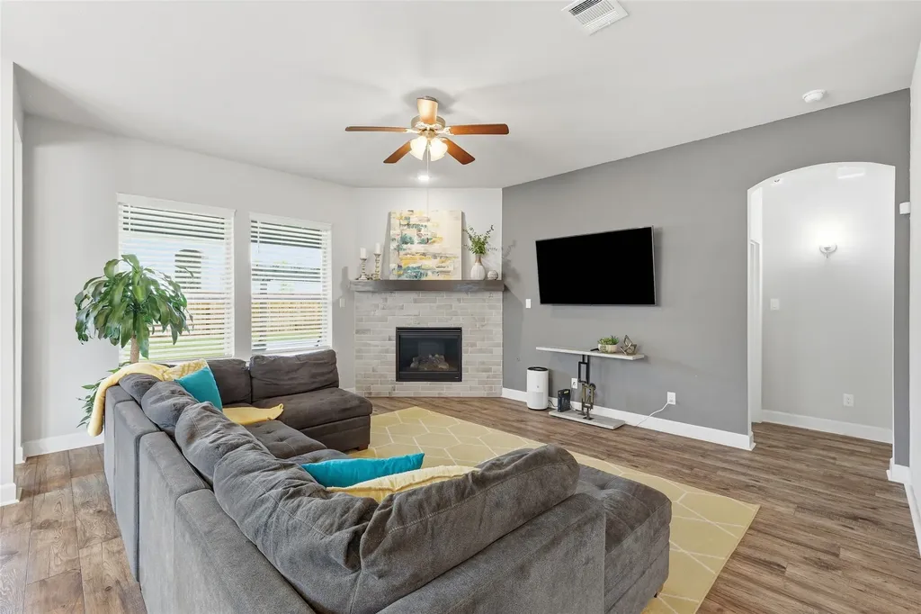 1203 White Squall Trail Arlington TX 76005