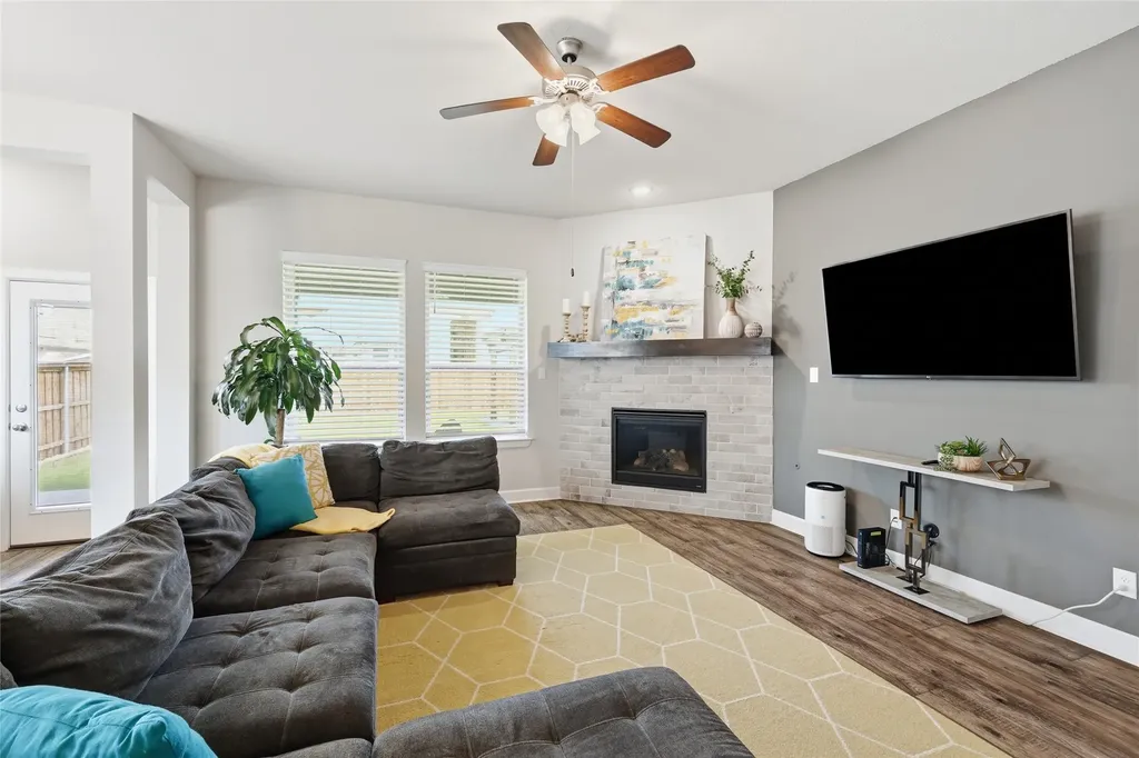 1203 White Squall Trail Arlington TX 76005