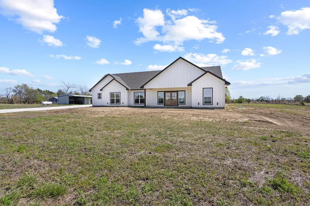 14457 E Fm 1396 Windom TX 75492