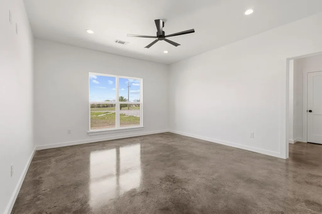 14457 E Fm 1396 Windom TX 75492