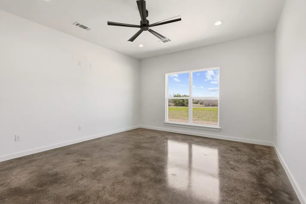 14457 E Fm 1396 Windom TX 75492