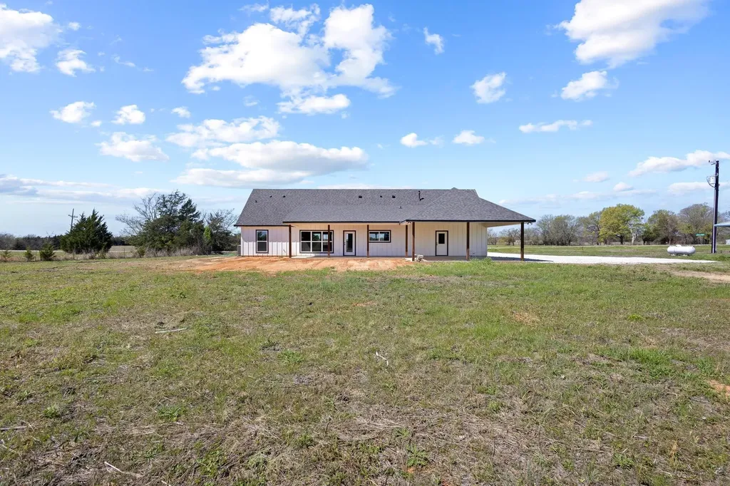 14457 E Fm 1396 Windom TX 75492