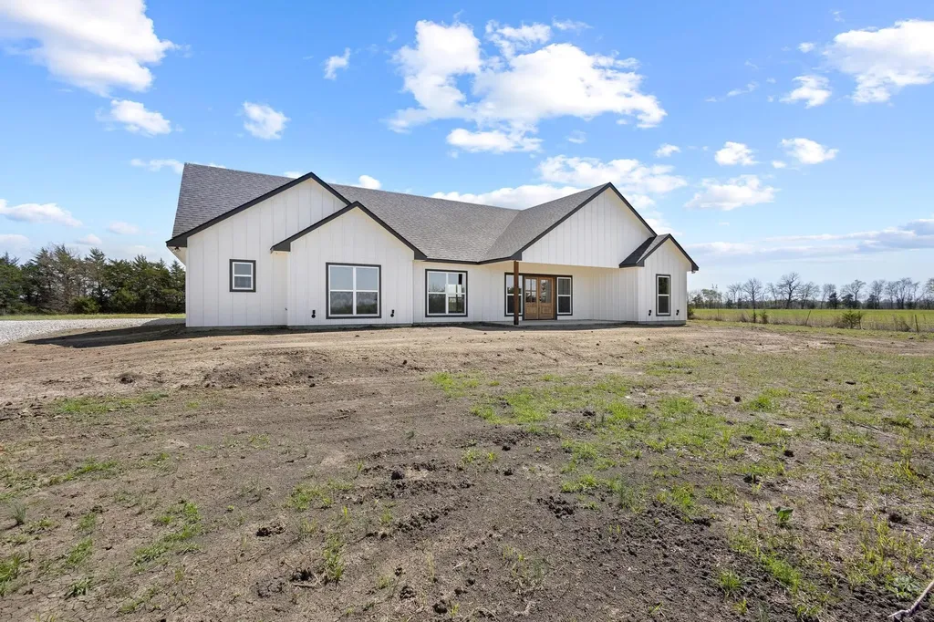 14457 E Fm 1396 Windom TX 75492