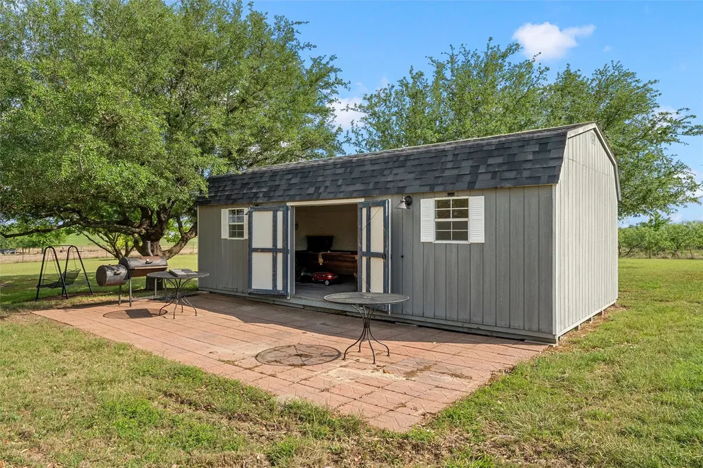 12851 Reeds Lake Road Rogers TX 76569