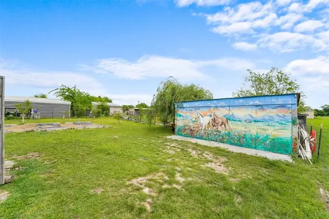 1414 Rs County Road 1605 Point TX 75472