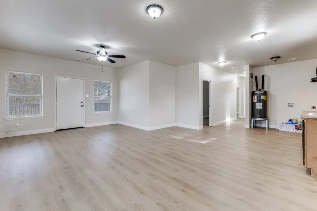 711 S 3rd Avenue E Dawson TX 76639