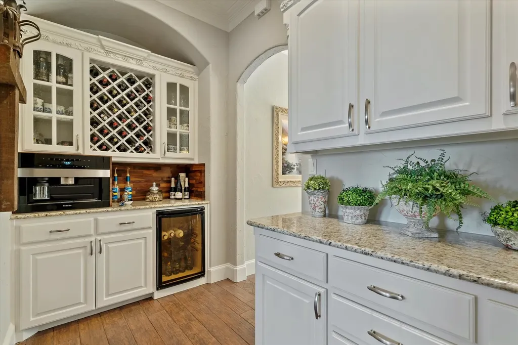 1904 W Emerald Bend Court Granbury TX 76049