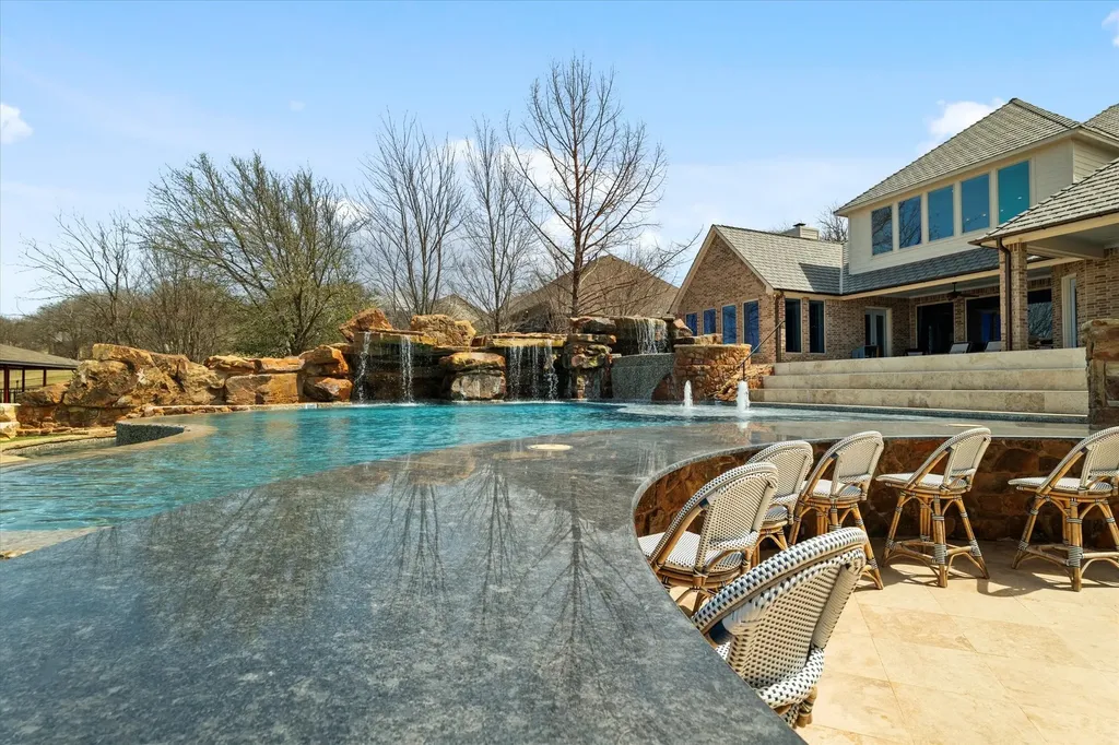 1904 W Emerald Bend Court Granbury TX 76049