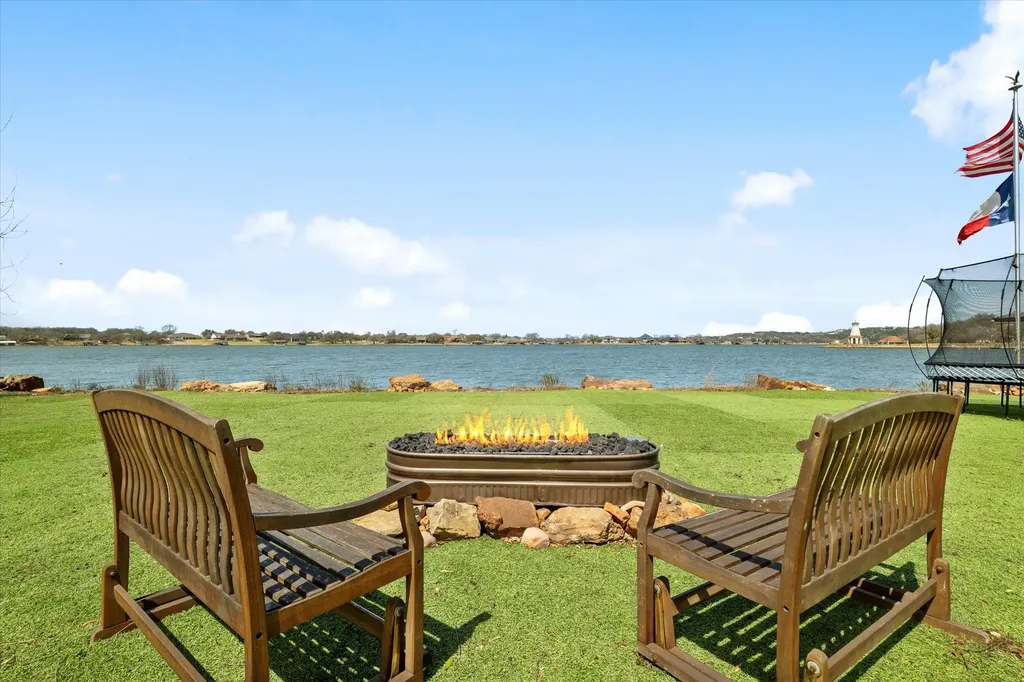 1904 W Emerald Bend Court Granbury TX 76049