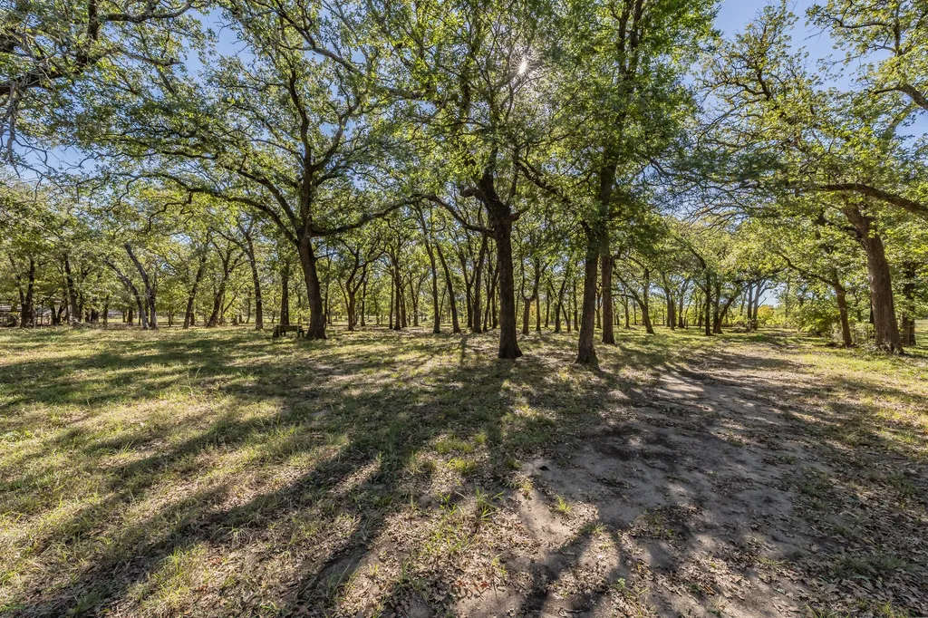 2865 J E Woody Road Springtown TX 76082
