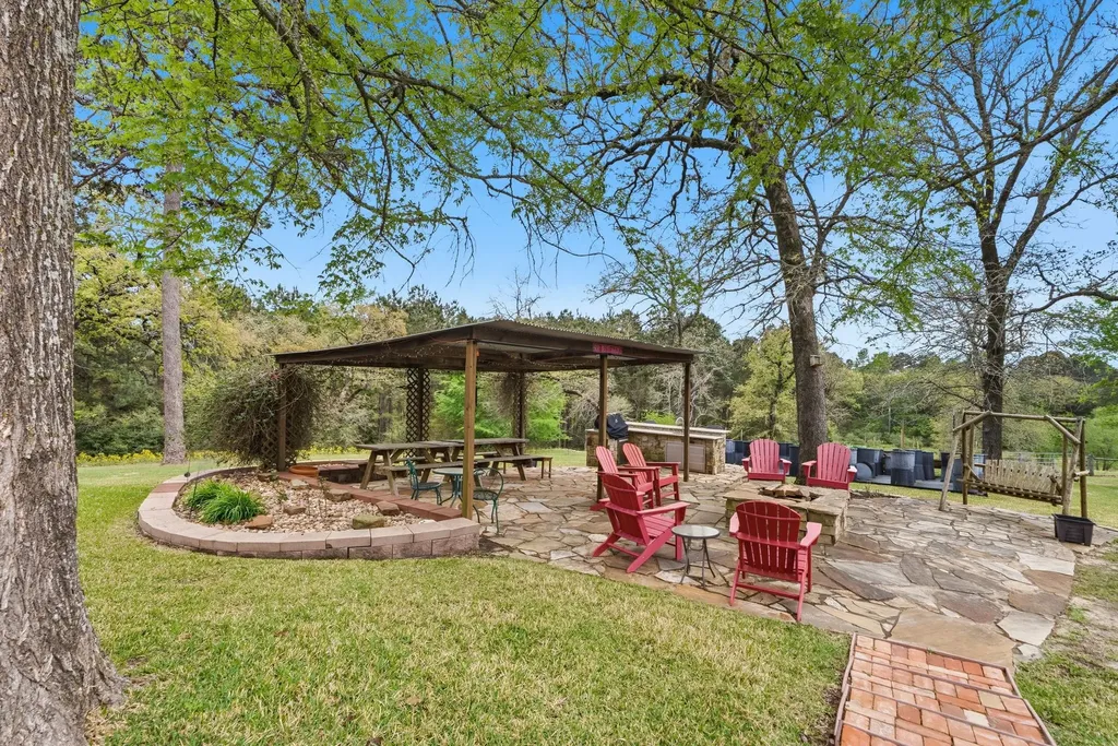 689 & 691 Fm 1272 Grapeland TX 75844