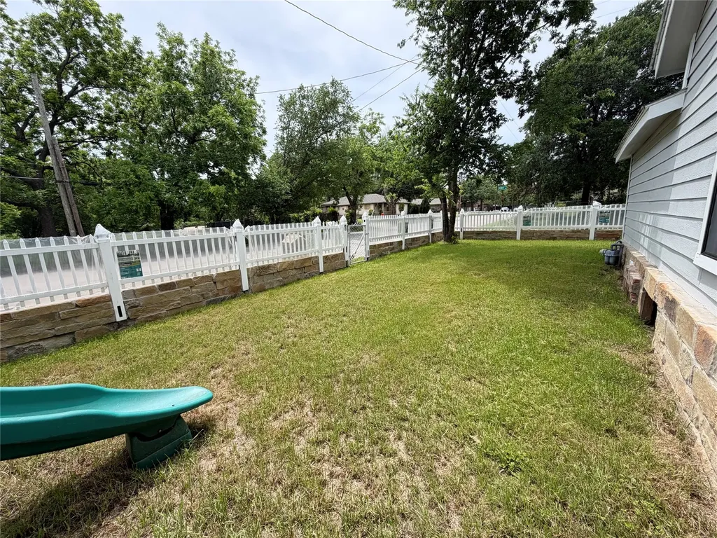 701 Olive Street Cleburne TX 76031