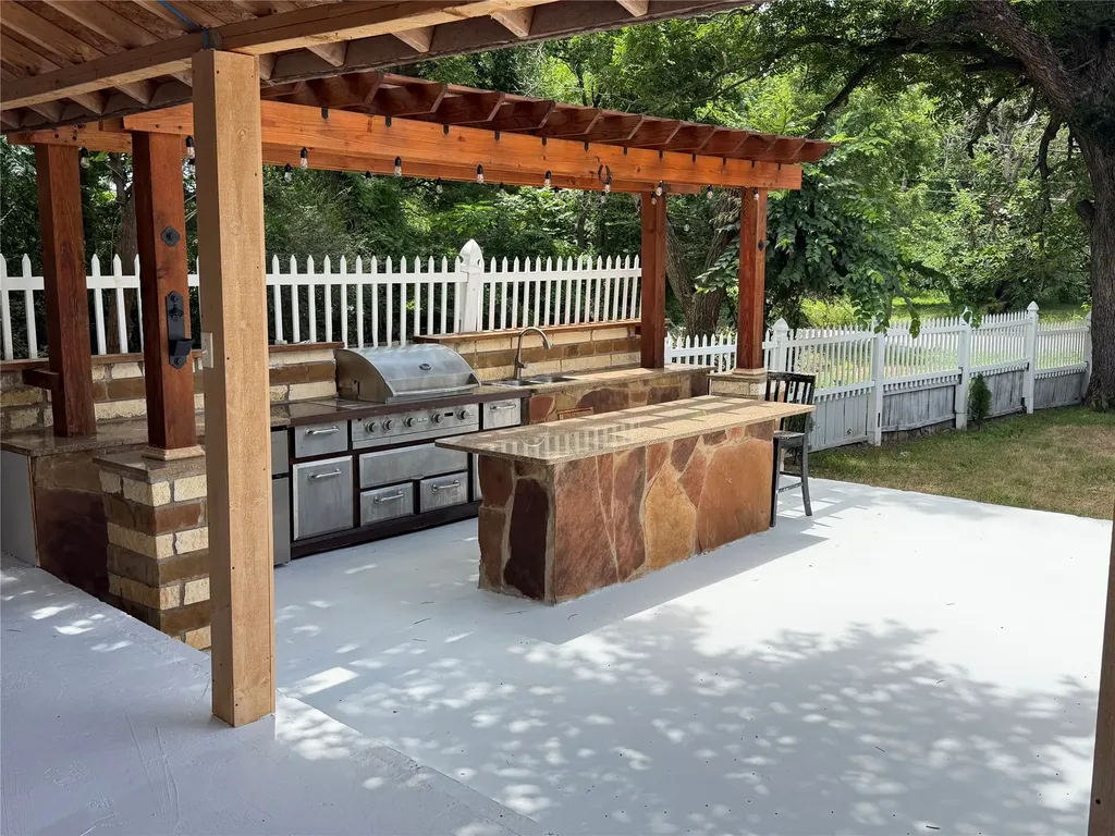 701 Olive Street Cleburne TX 76031