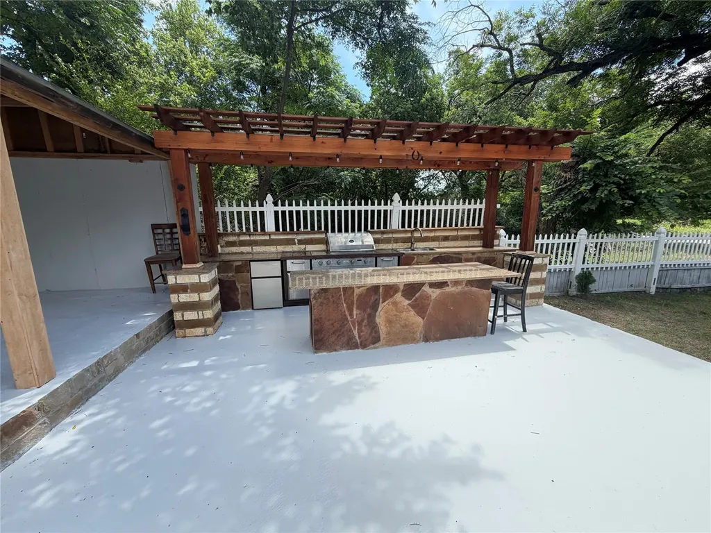 701 Olive Street Cleburne TX 76031