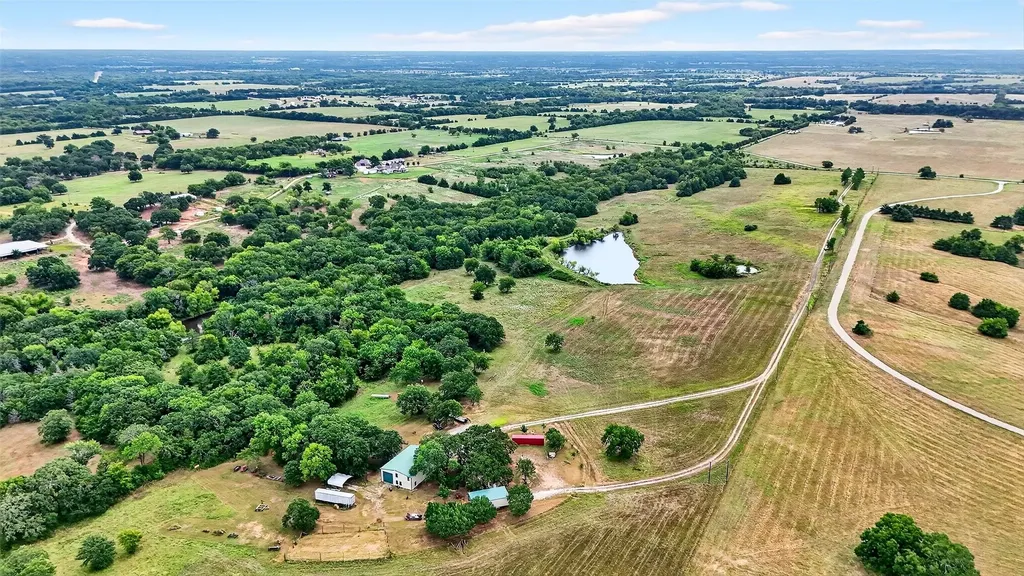 1200 County Road 1215 Savoy TX 75479