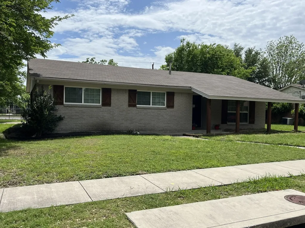 501 Sparks Street Grand Prairie TX 75051