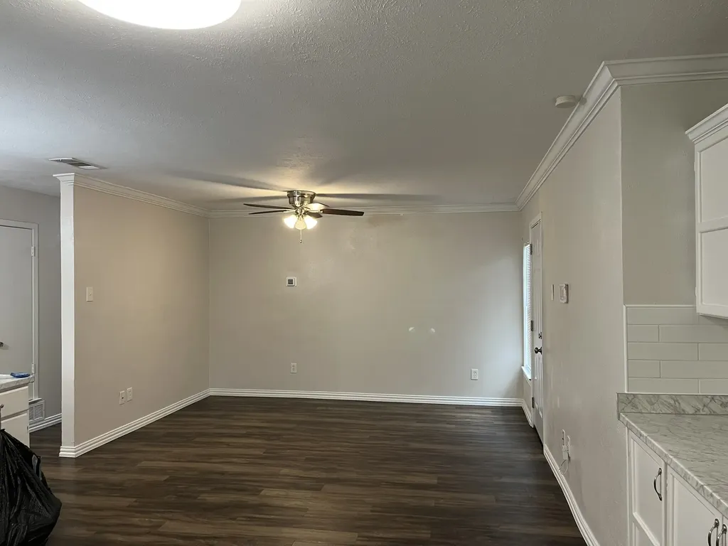 501 Sparks Street Grand Prairie TX 75051