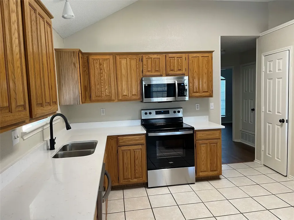 2149 Willowood Drive Grapevine TX 76051