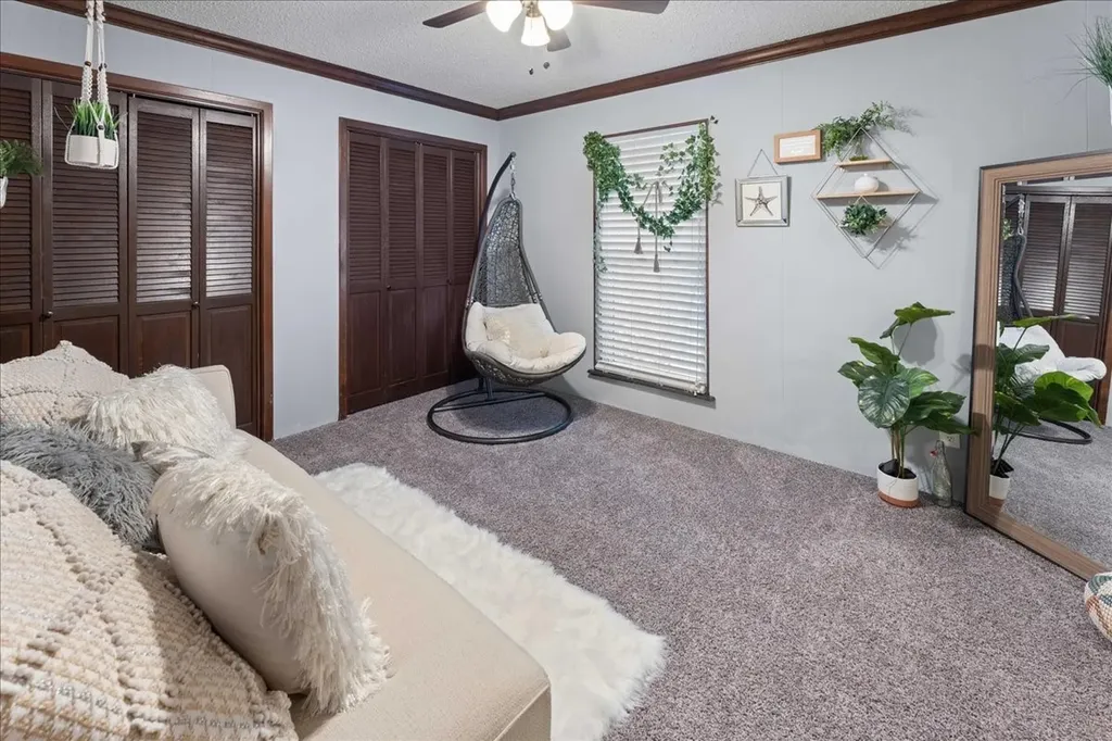 2002 W Lake Drive Gladewater TX 75647