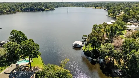 2002 W Lake Drive Gladewater TX 75647