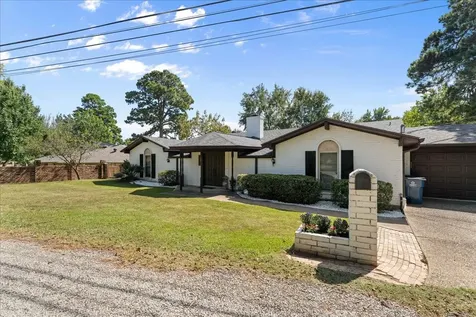 2002 W Lake Drive Gladewater TX 75647
