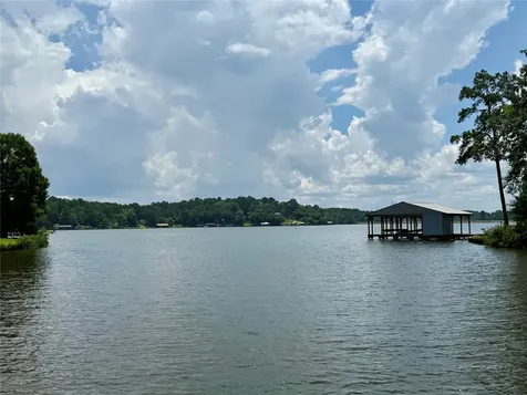 2002 W Lake Drive Gladewater TX 75647