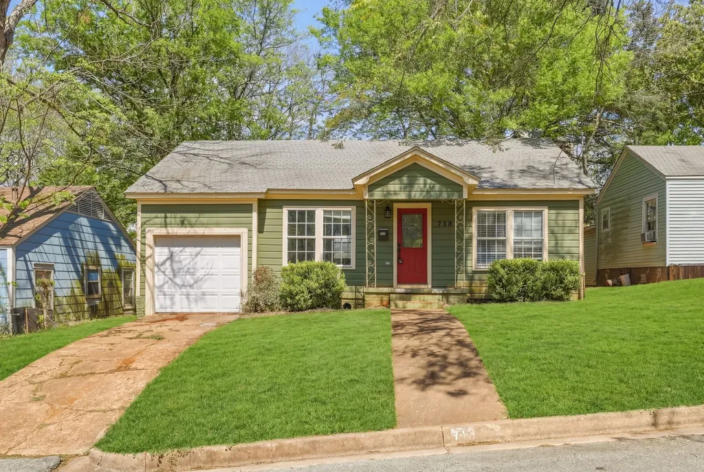 713 Highland Drive Palestine TX 75801
