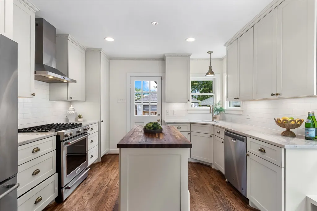 7119 Vivian Avenue Dallas TX 75223