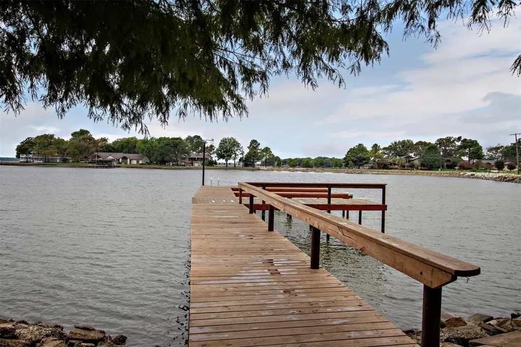 198 Lake Drive Enchanted Oaks TX 75156