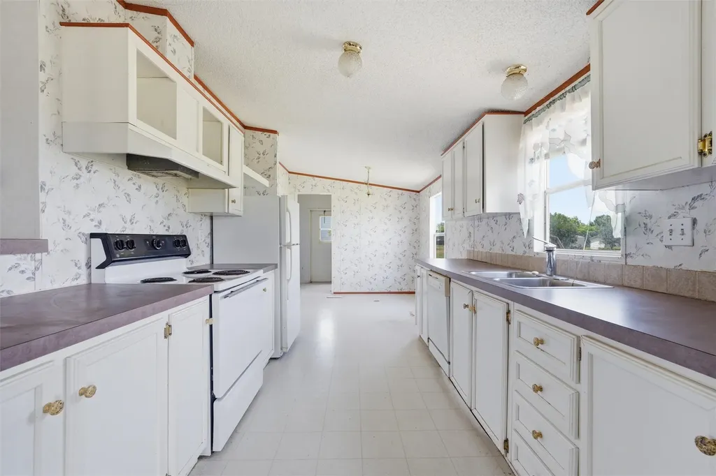 154 Hillside Drive Troy TX 76579
