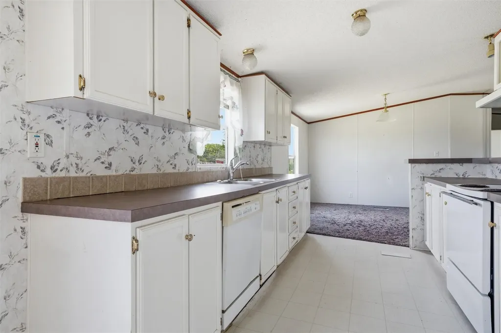 154 Hillside Drive Troy TX 76579