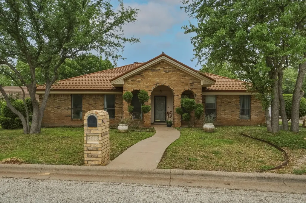 2618 Woodlake Drive Abilene TX 79606