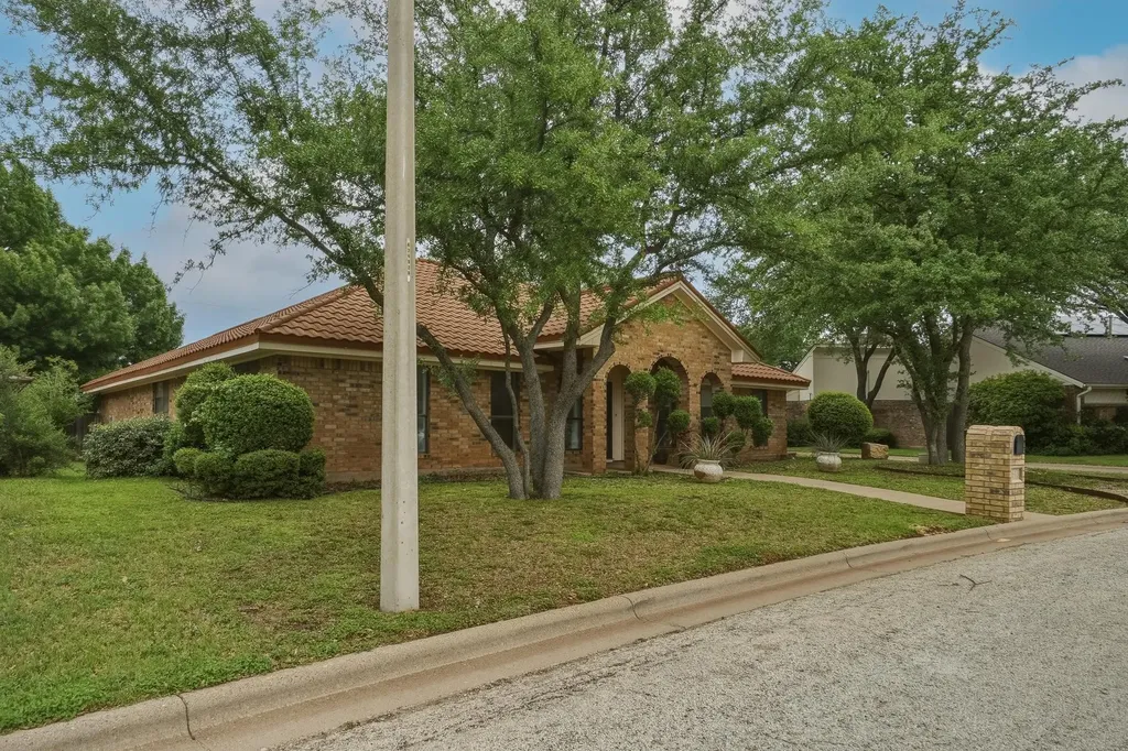 2618 Woodlake Drive Abilene TX 79606