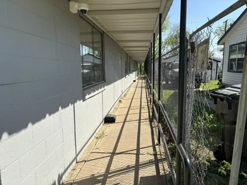 318 W Morgan Street Denison TX 75020