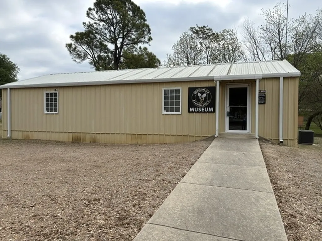 1730 S Mirick Avenue Denison TX 75020