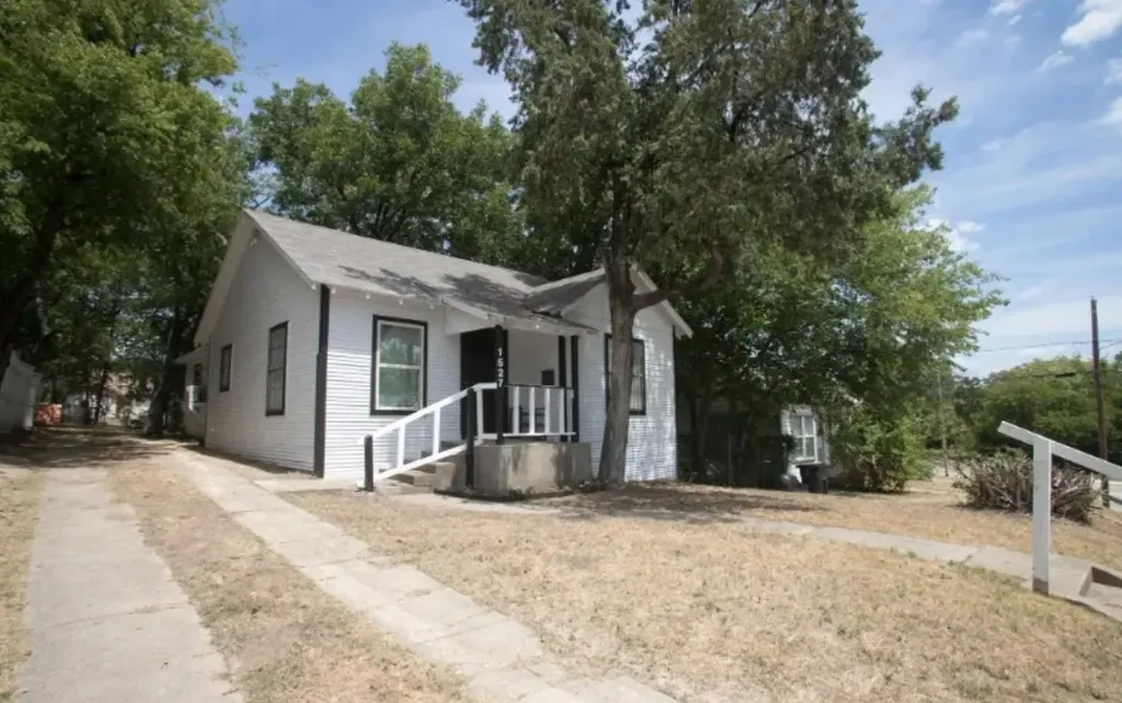 1527 Padgitt Avenue Dallas TX 75203