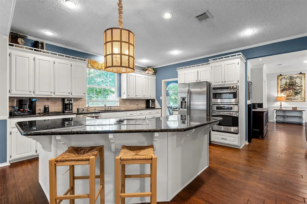418 Riverview Drive Woodway TX 76712