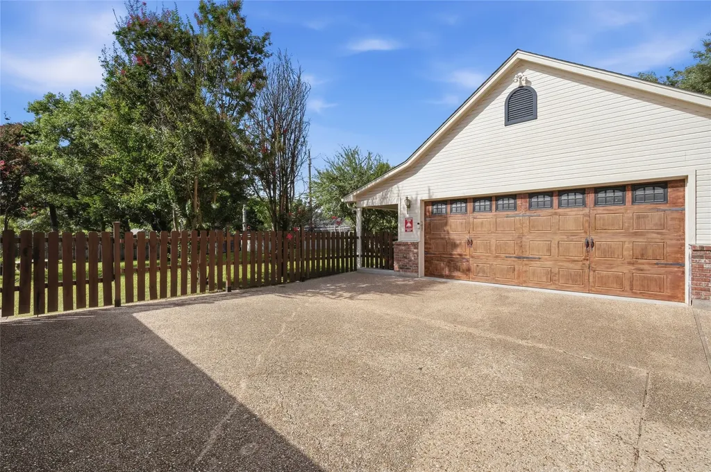 418 Riverview Drive Woodway TX 76712