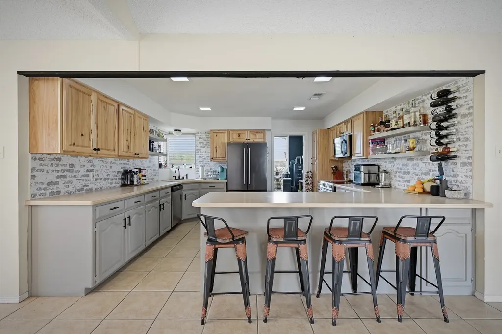 501 N Van Zandt Street Tioga TX 76271
