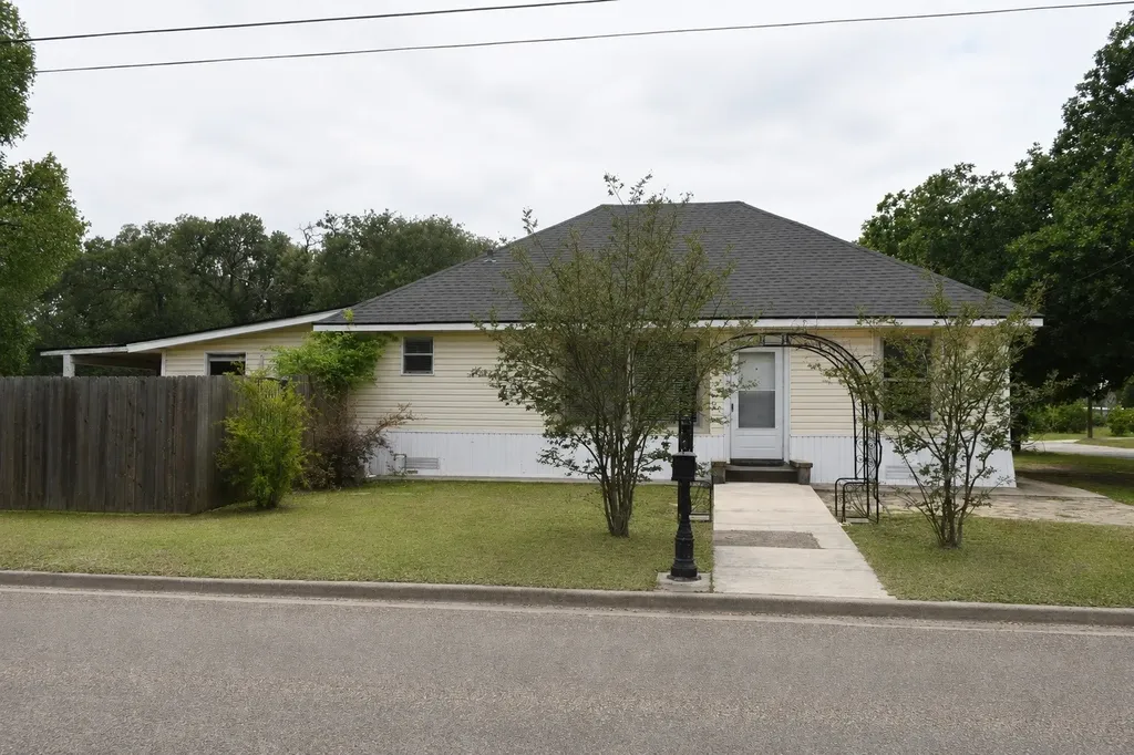 401 Powers Street Lacy Lakeview TX 76705
